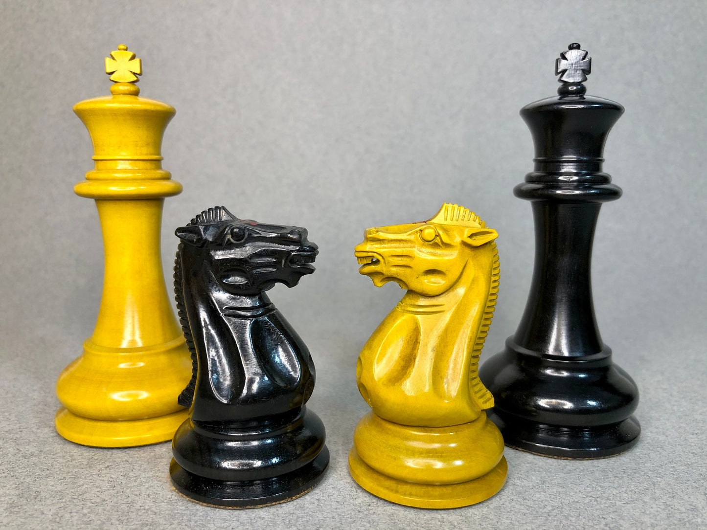 Reproduced 1849 Original Staunton Pattern Chess Set in Antiqued Boxwood & Ebony wood - 4.5" King- Triple weighted 2 Extra queens