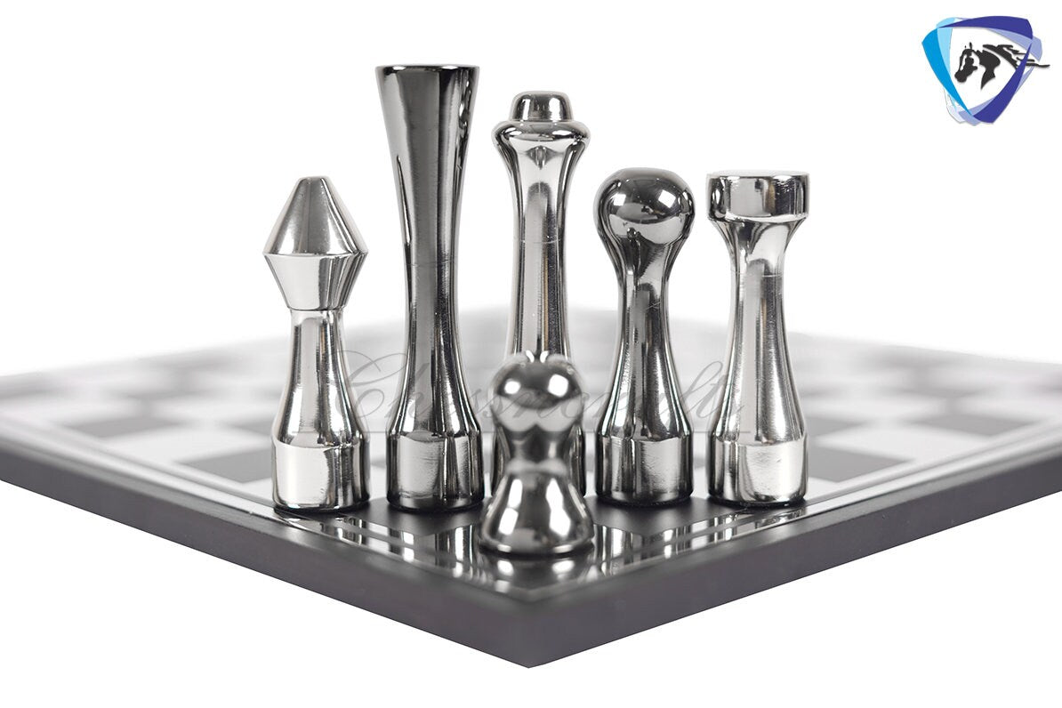 Metal chess Set Unique NEW YORK SKYLINE design Aluminium 14" Chess Board- Black Silver Gold.
