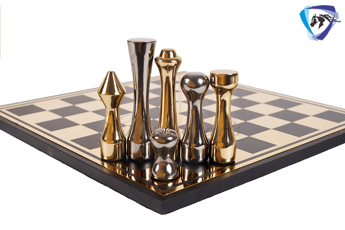 Metal chess Set Unique NEW YORK SKYLINE design Aluminium 14" Chess Board- Black Silver Gold.