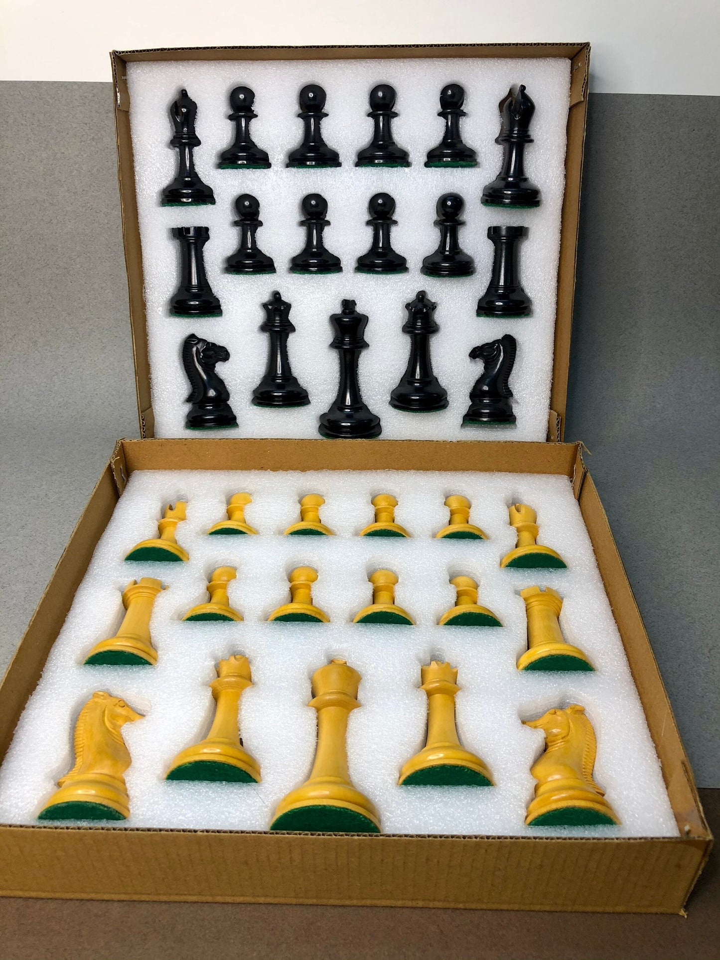 1854 Reproduction Walter Grimshaw Circa 3.5" Staunton Chess Pieces Set in Antiqued Boxwood & Ebony wood- Weighted Extra queens + Storage.