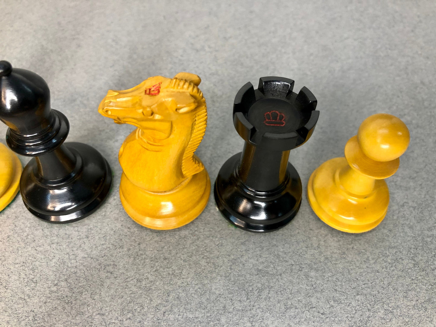 1854 Reproduction Walter Grimshaw Circa 3.5" Staunton Chess Pieces Set in Antiqued Boxwood & Ebony wood- Weighted Extra queens + Storage.