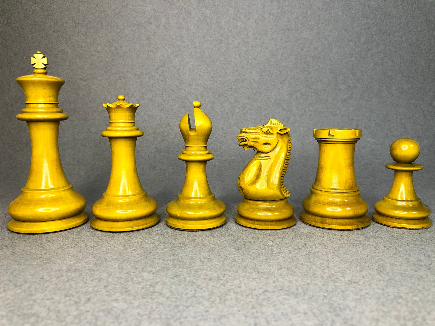 Reproduced 1849 Original Staunton Pattern Chess Set in Antiqued Boxwood & Ebony wood - 4.5" King- Triple weighted 2 Extra queens