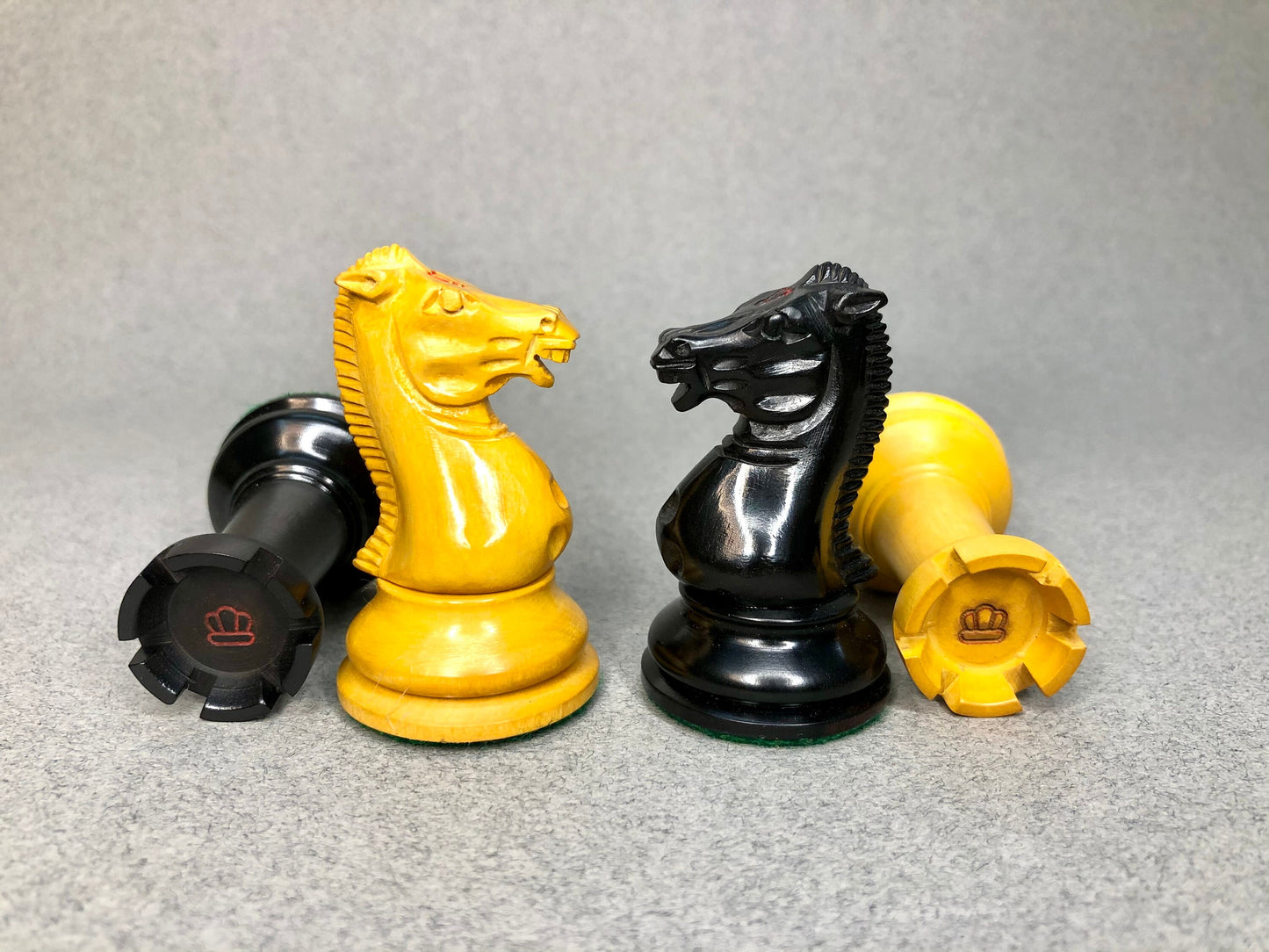 1854 Reproduction Walter Grimshaw Circa 3.5" Staunton Chess Pieces Set in Antiqued Boxwood & Ebony wood- Weighted Extra queens + Storage.